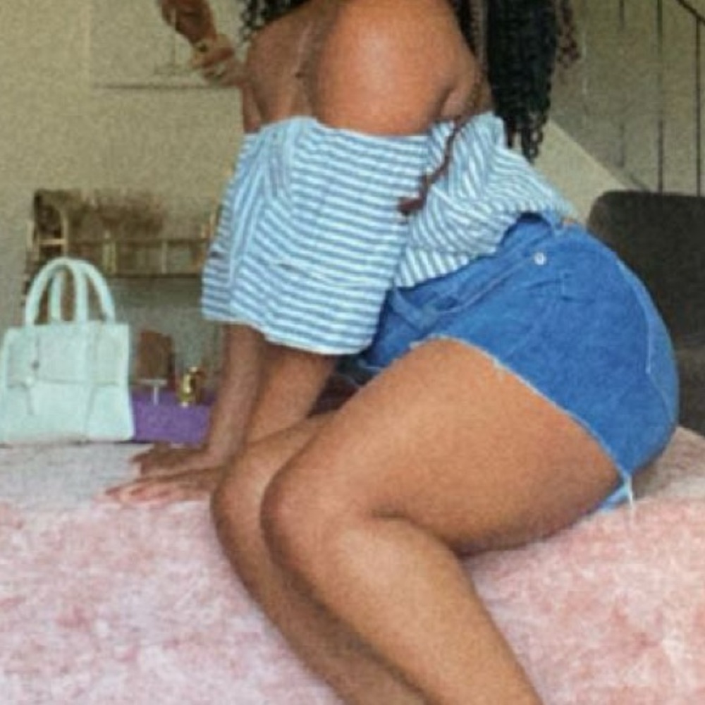 Striped Off-Shoulder Top - Picture 11 of 11
